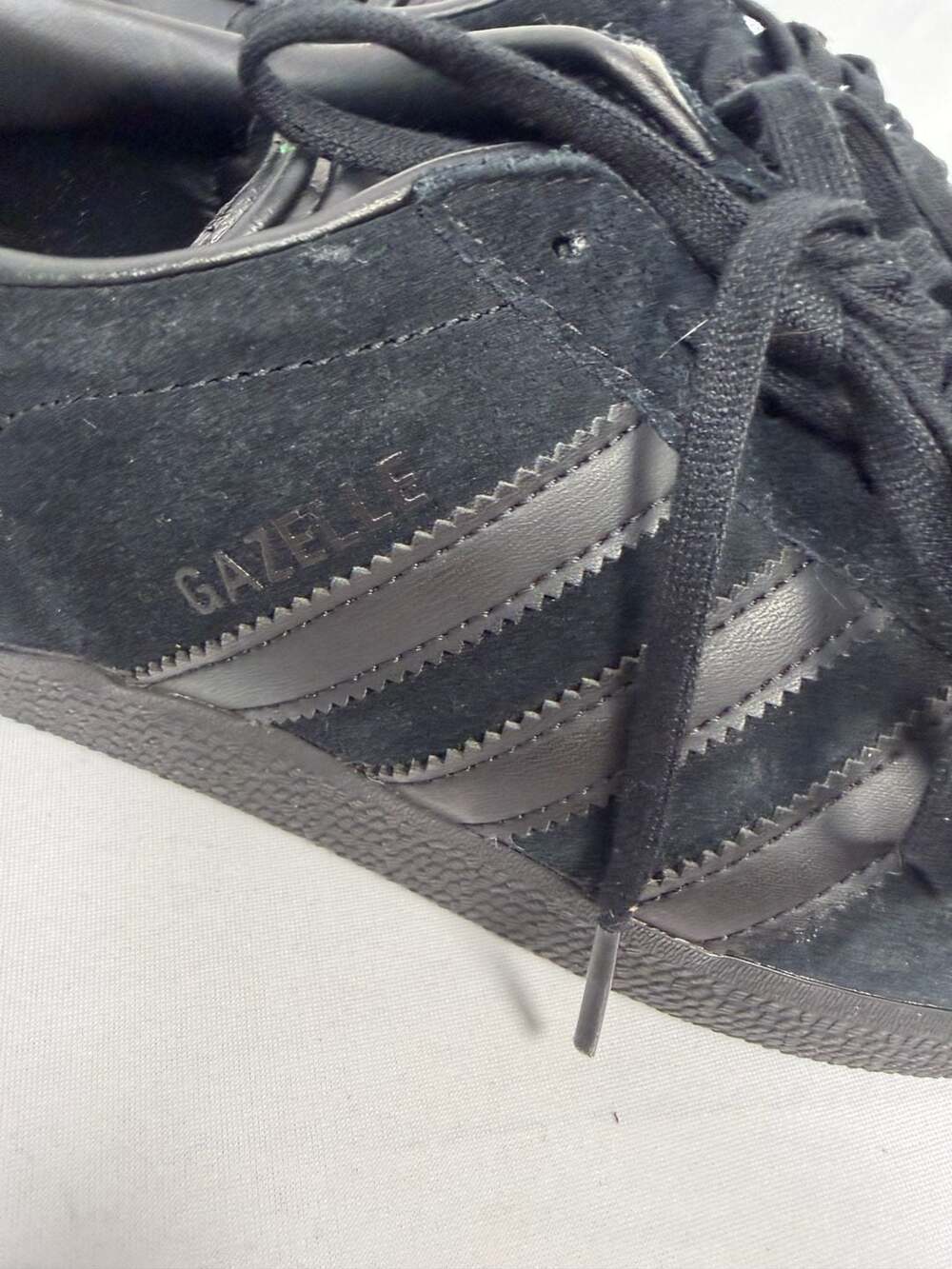 Adidas Gazelle Core Black Sneakers CQ2809 - Picture 2 of 5